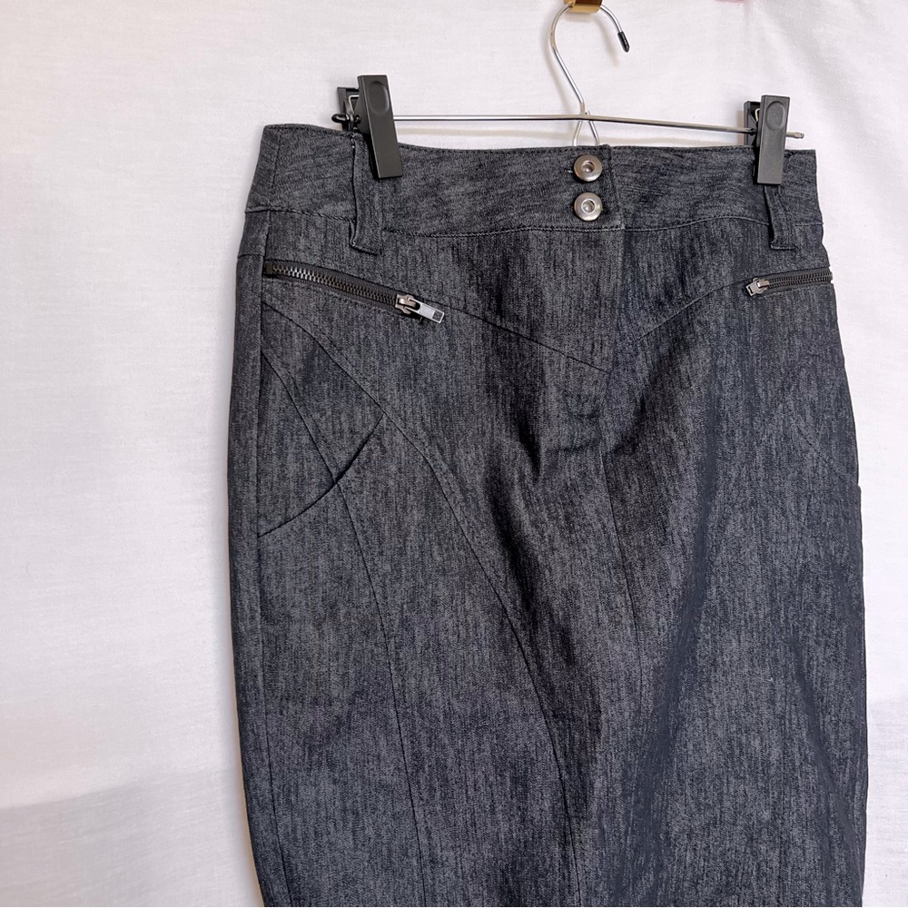 Willi Smith Black Denim Pencil Jean Skirt.  Size 4 - Picture 3 of 8